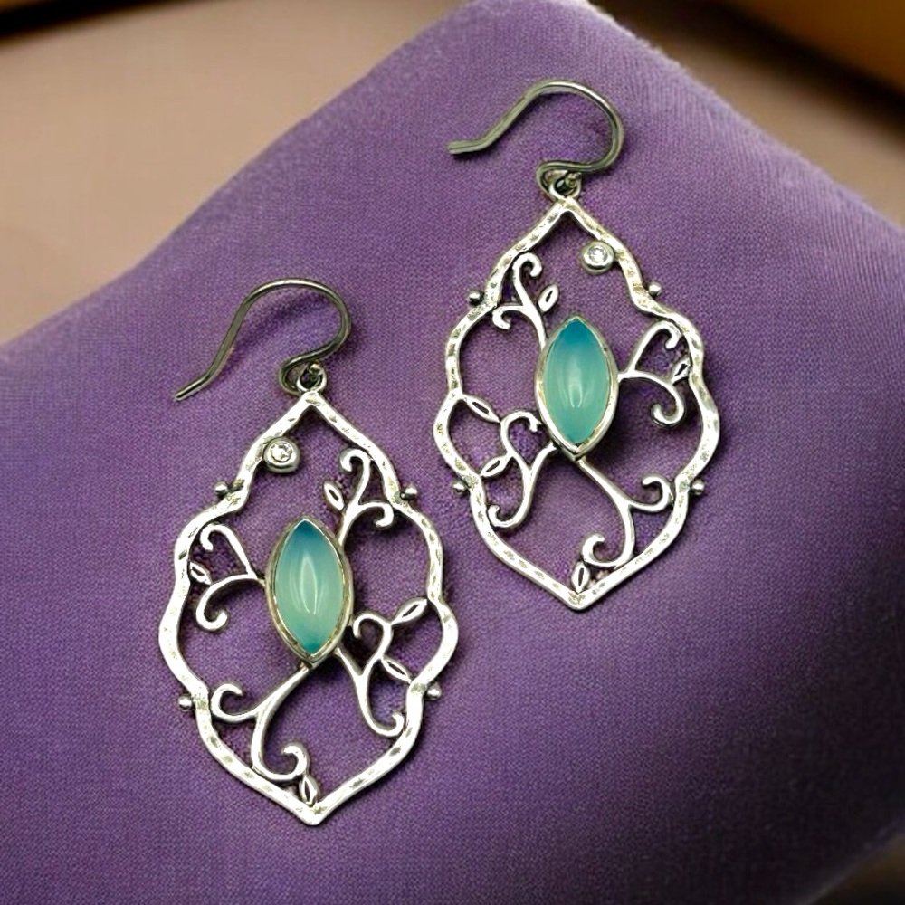Retired Silpada ‘Wandering Ivy’ 925 Sterling Silver Chalcedony CZ Earrings W2459
